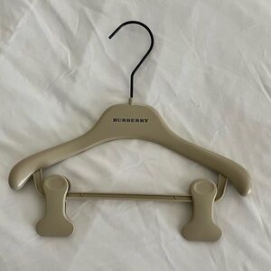 Burberry kids combo hanger